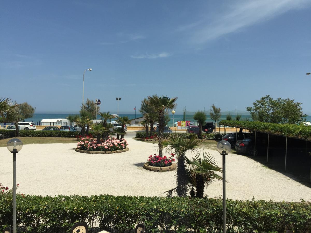 Hotel Tritone Senigallia Zewnętrze zdjęcie