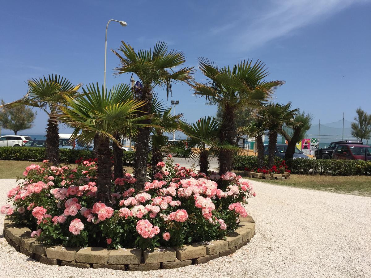 Hotel Tritone Senigallia Zewnętrze zdjęcie