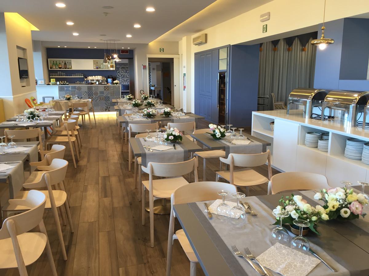 Hotel Tritone Senigallia Zewnętrze zdjęcie