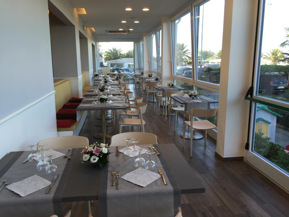 Hotel Tritone Senigallia Zewnętrze zdjęcie
